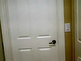 Dad helps daughter get off