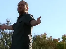 Stepdad ends up exploring hot daughter's pussy!