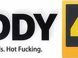 DADDY4K. Papa di ragazzo nerd puo soddisfare le esigenze sessuali della sua ragazza