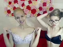 Jasmin LaLaCams com Stunning Babe Masturbates