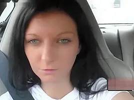 Ostdeutsche Billignutte bekommt draussen eine Megaladung!