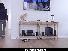 Busy Stepmom Makes Time For Stepson - Alessandra Fogaca