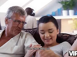 Ukrainian Cant Tempt Bf But Has Sex With - Daphne Klyde